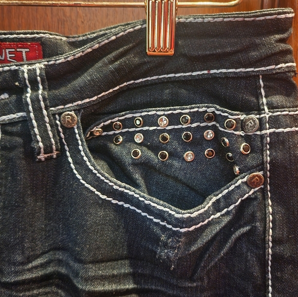Red Rivet distressed jeans - Picture 3 of 6